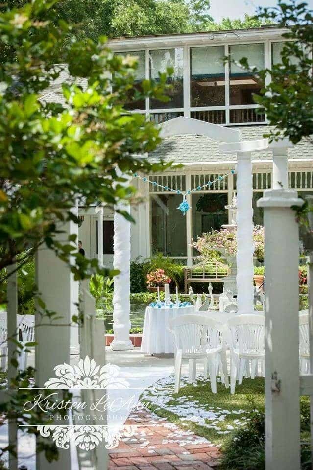 Outdoor reception space at the Hilltop in Orange Park