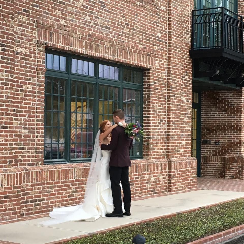 Wedding photo opportunity at Beaches Museum in Jacksonville Beach