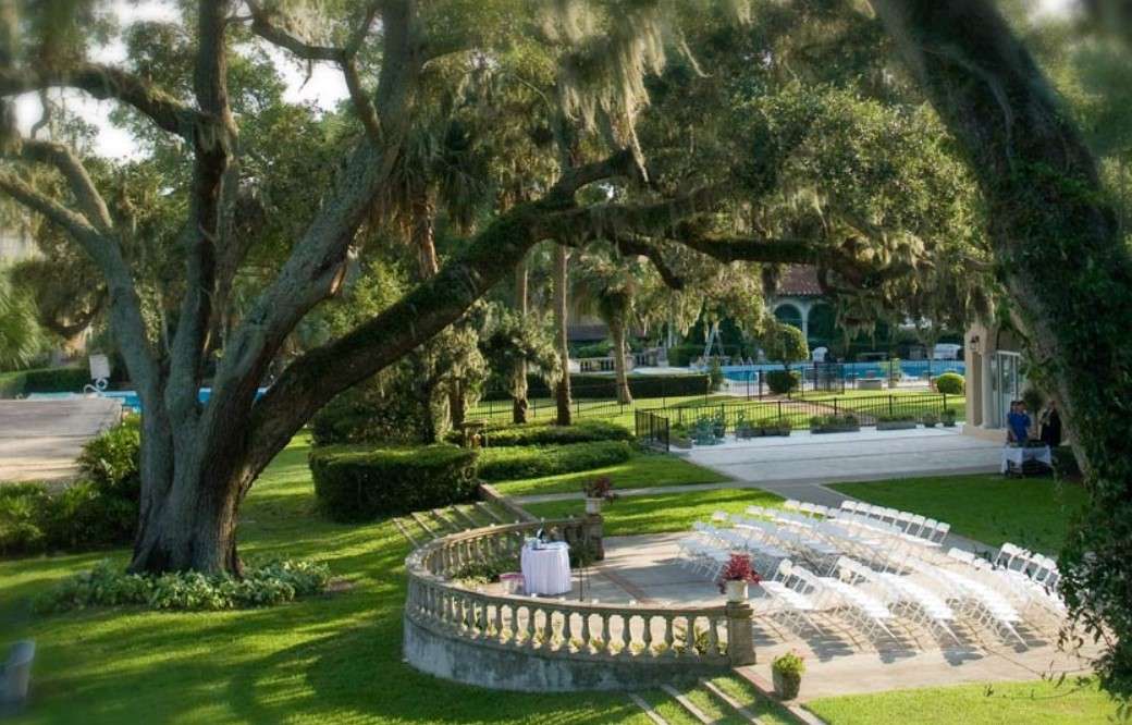 Hotel weddings – the club continental