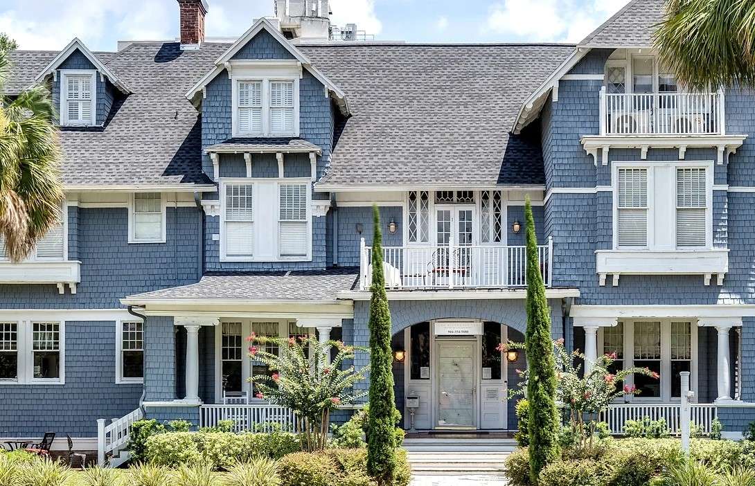 Riverdale Inn