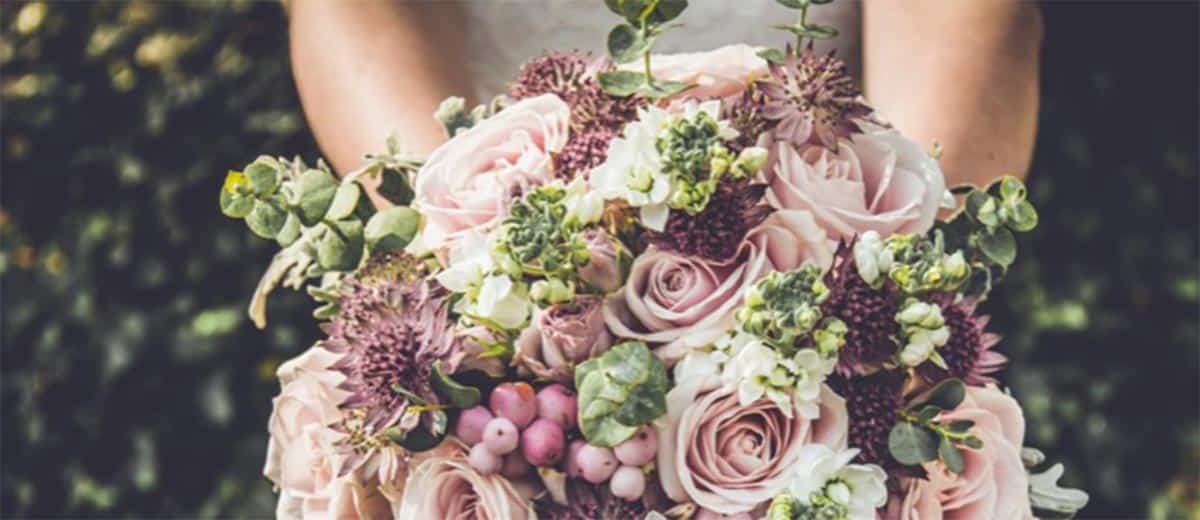 7 Eye-Catching Color Combos for a Unique Wedding Color Scheme
