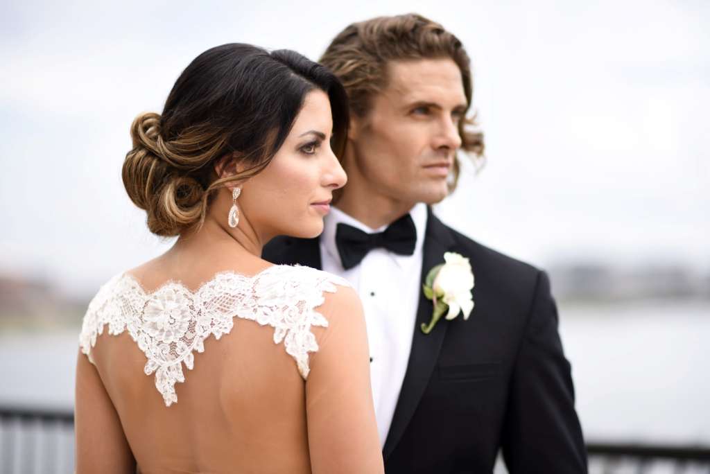 ‘-¬becphotography_PB_RiverCityRomance_463 good looking bride and groom in downtown Jacksonville at the Southbank Riverwalk Hotel