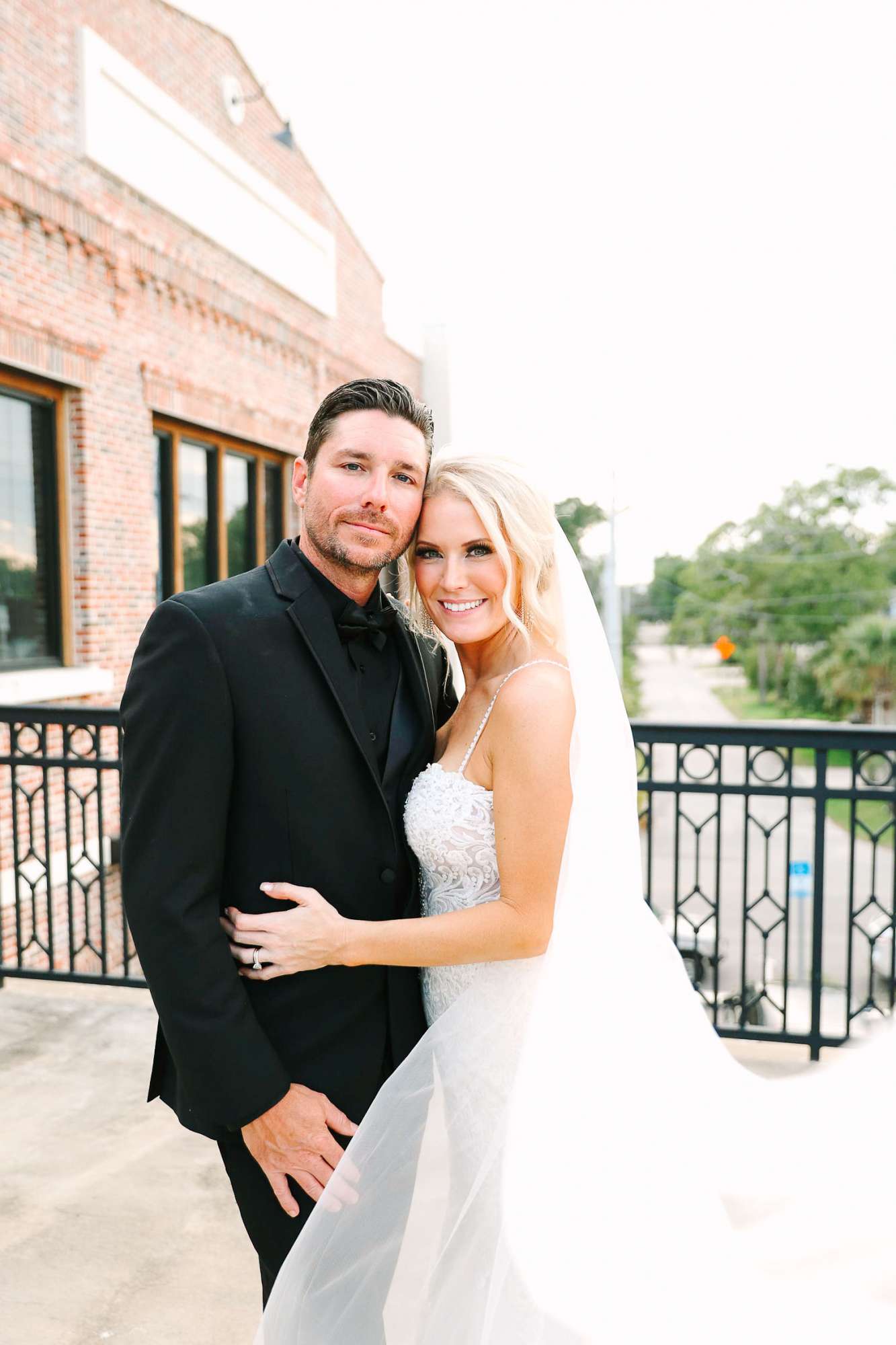 lauraperezphotographyllc.STAugustinelynseyandrobweddingattheassemblyroom-456