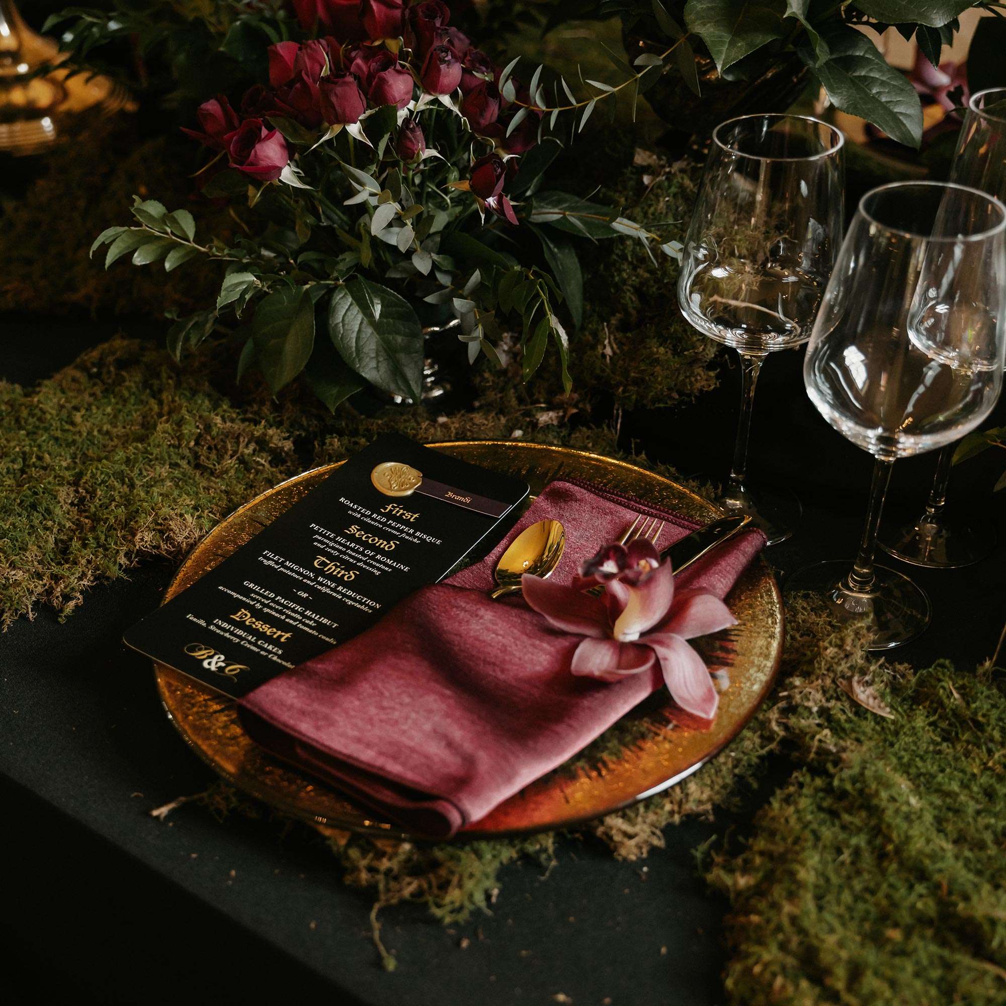 Gold Accent wedding trend for 2023