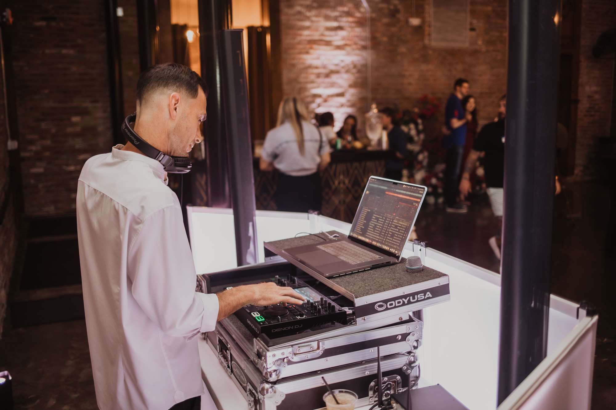 Full Circle Wedding DJ