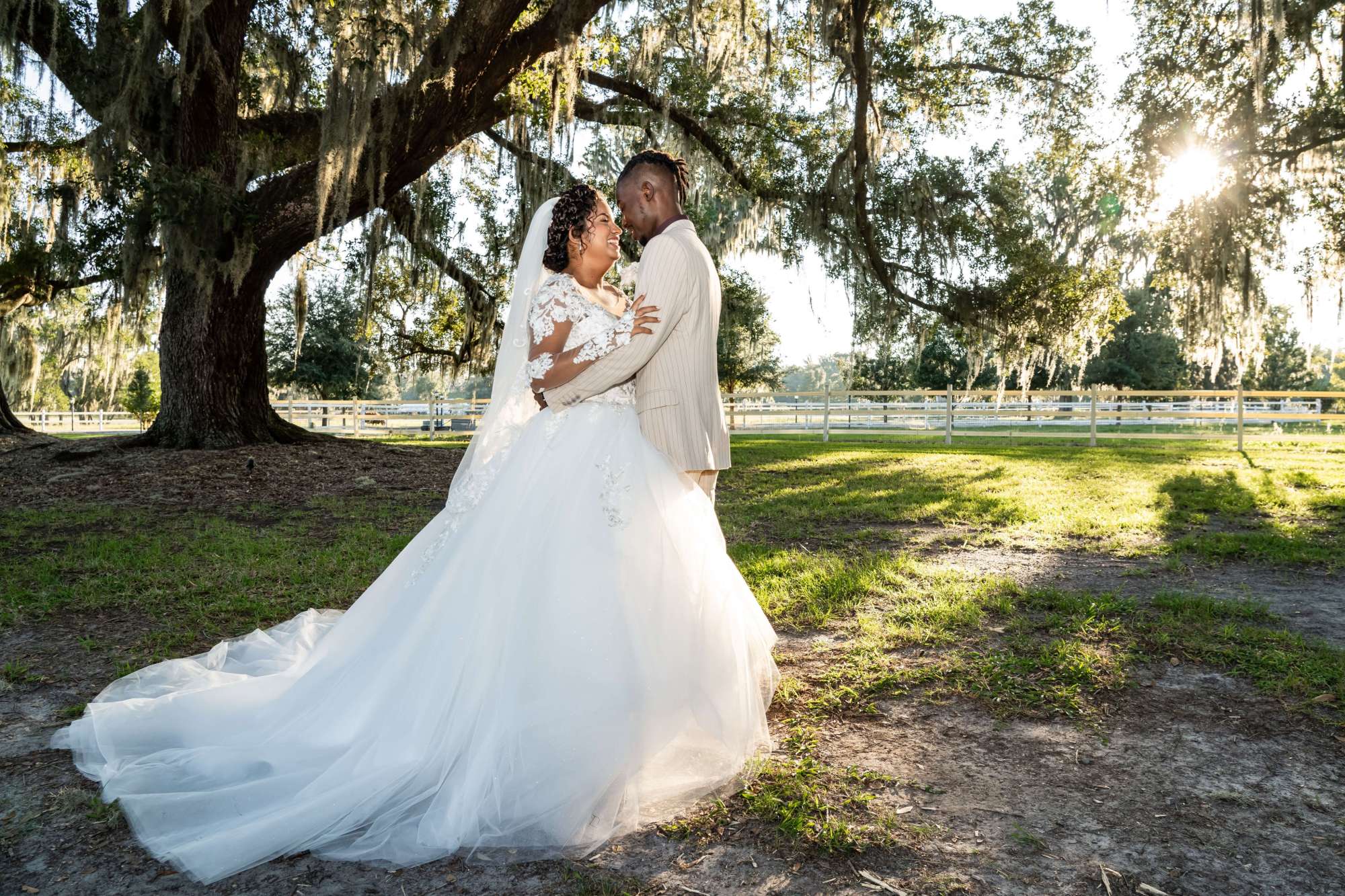 Bride and groom at Plantation Oaks with Breathless Imagery and Premier Bride