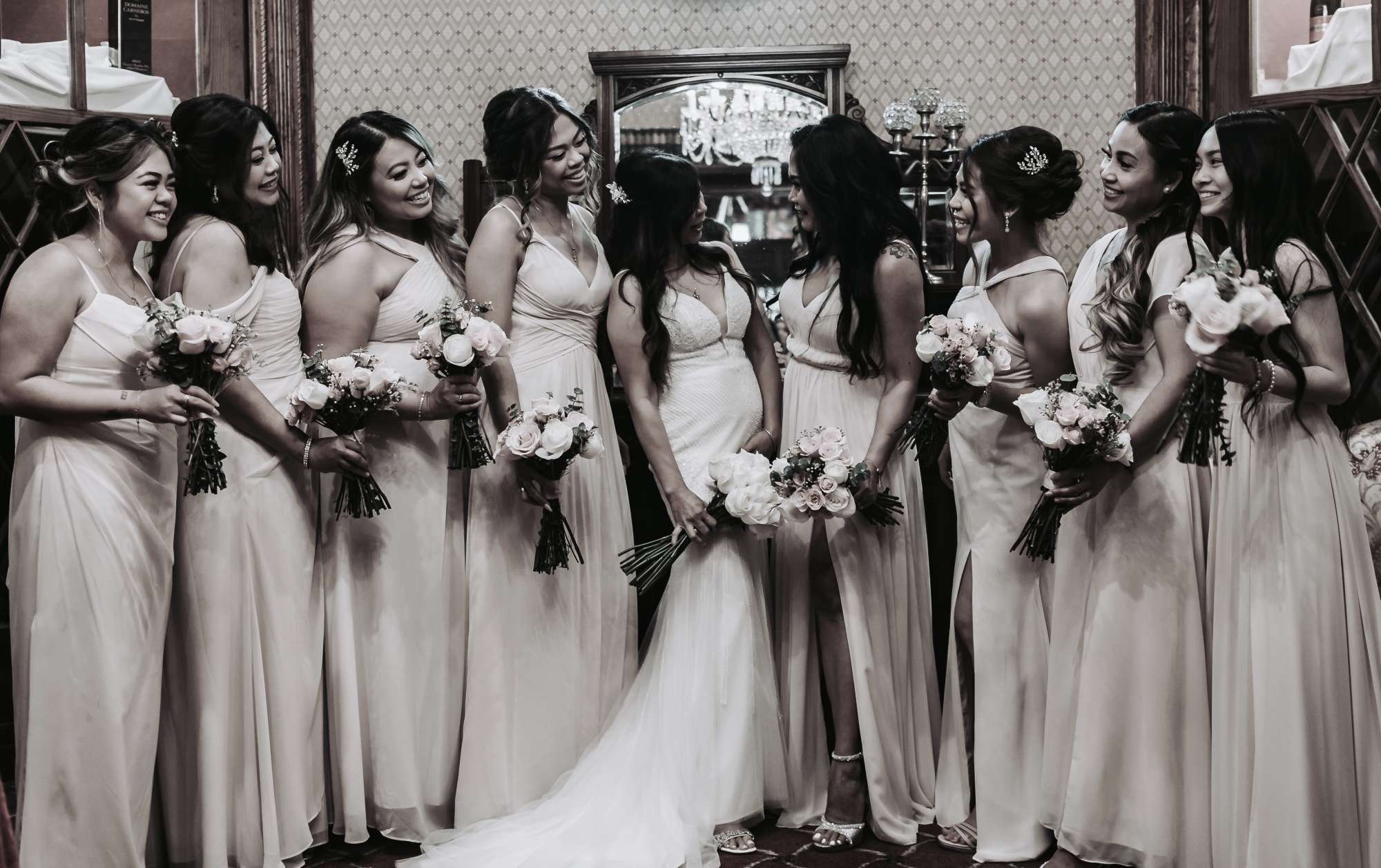Bride with all of her bridesmaids - Chez Entertainement - Premier Bride 904