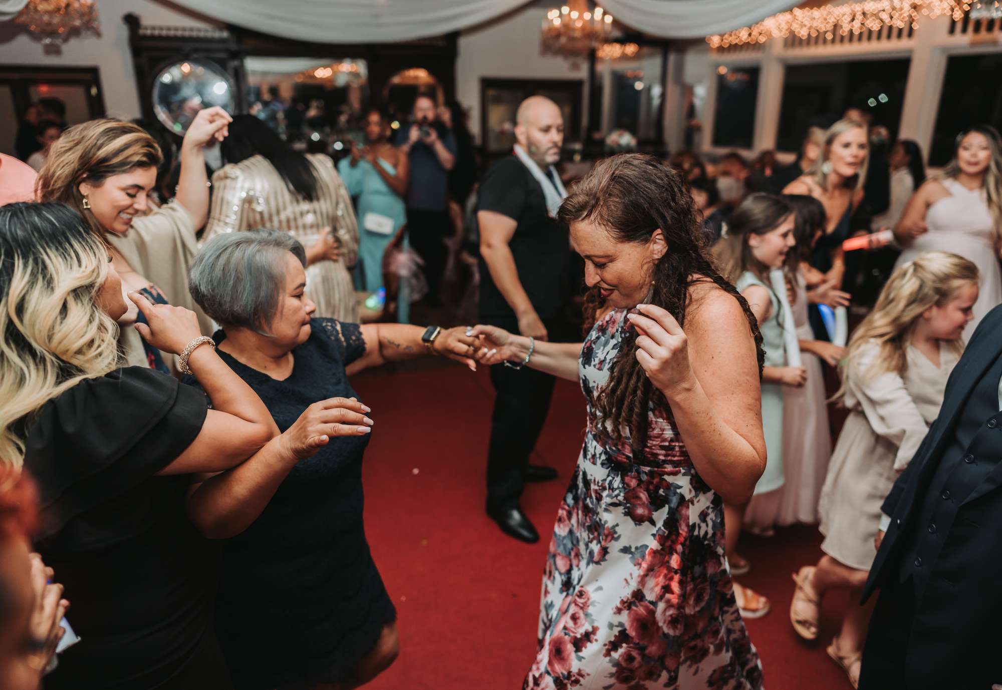 Dancing the night away with Chez Entertainement