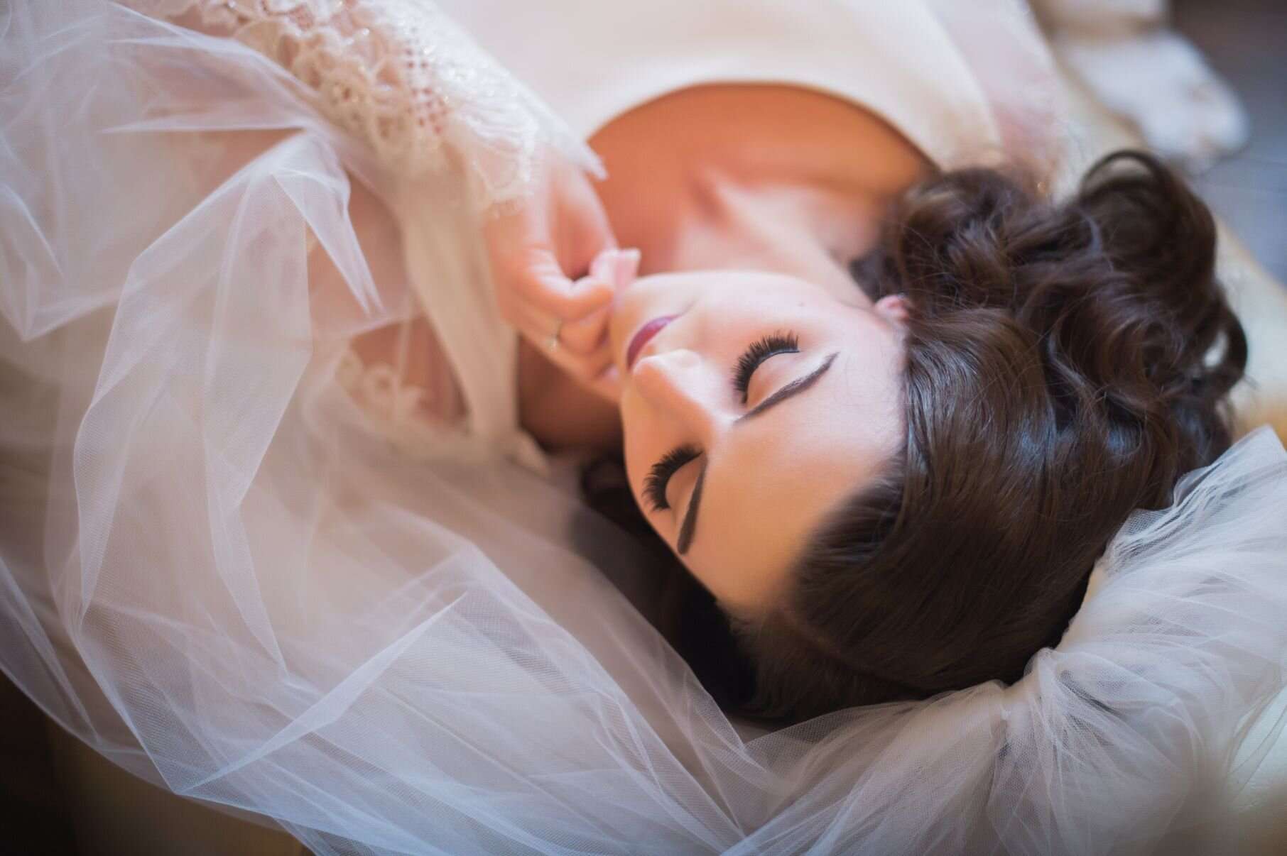 Top 10 Tips For Hiring Beauty Professionals For Your Wedding Day