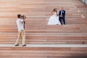 How to pick a wedding photographer