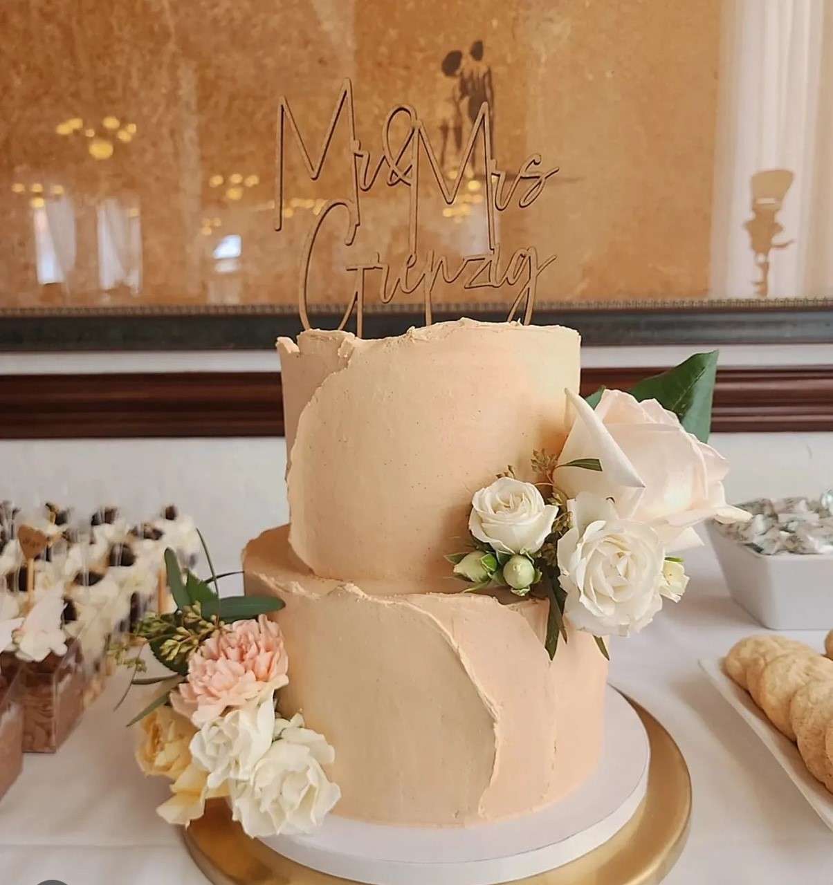 Breakable Hearts Wedding Cake Breakable Hearts Wedding Bakery - Wedding Cakes