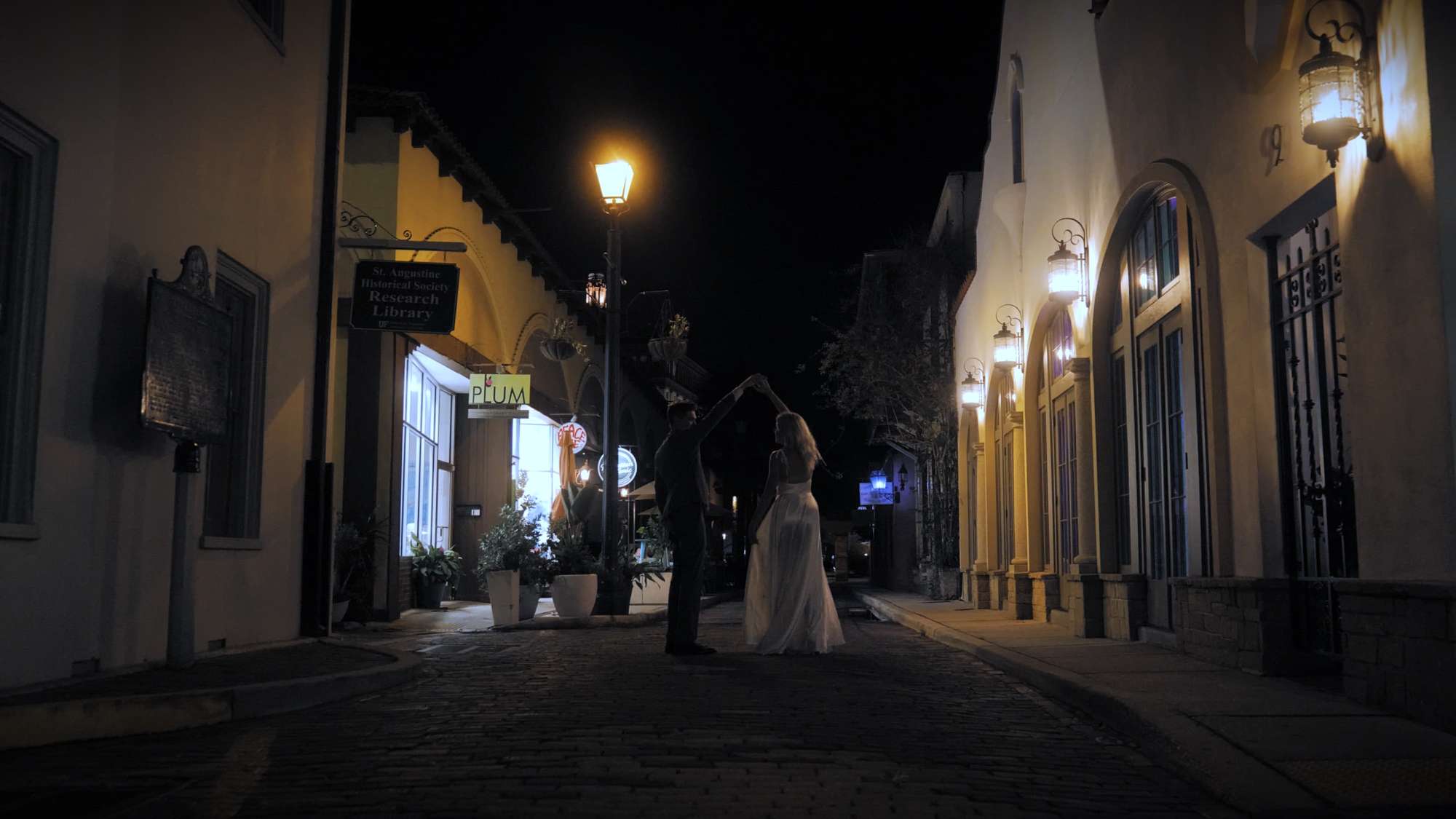 estory-bride-and-groom-in-st-augustine.jpg