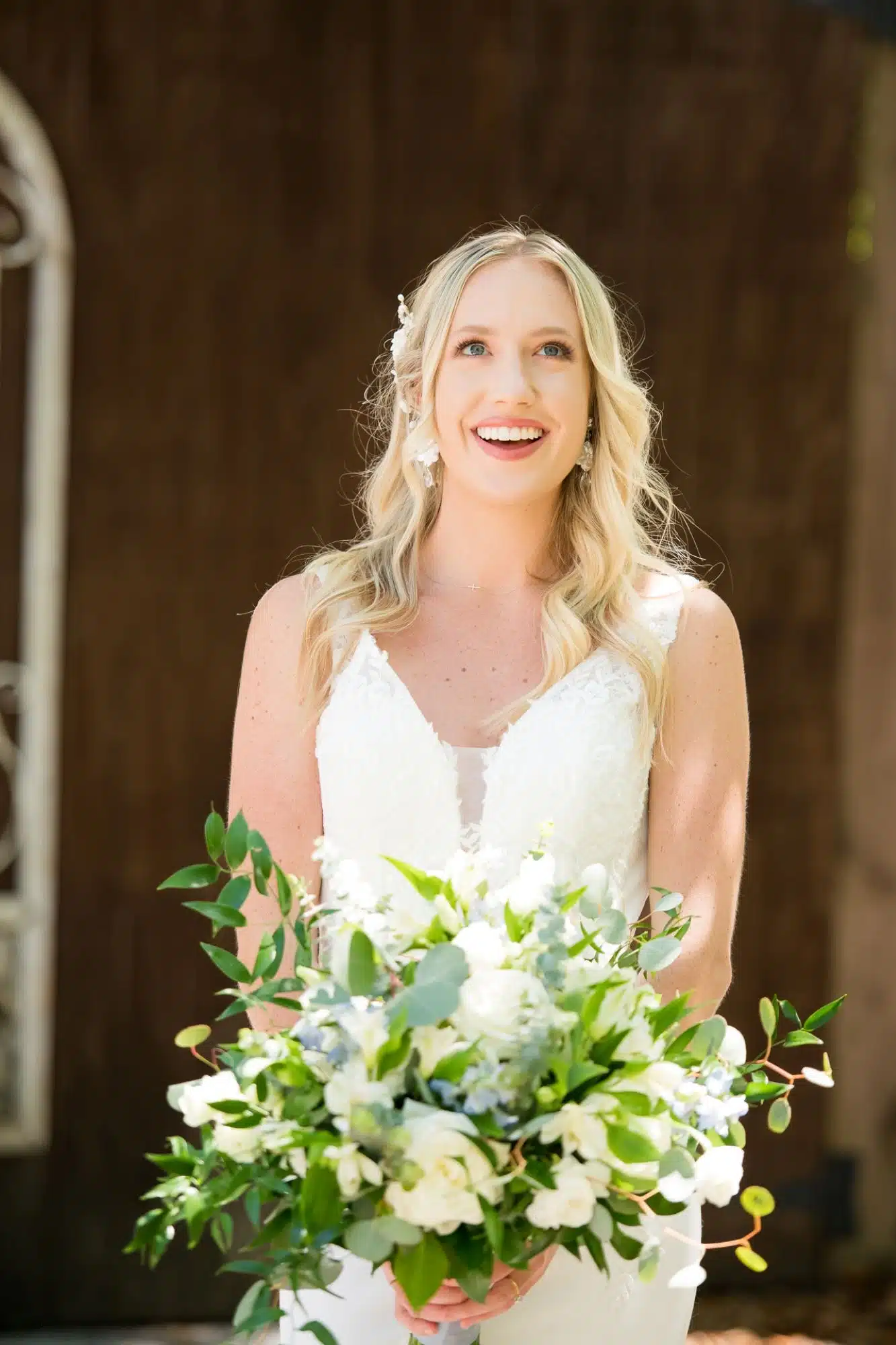 Amelia Island bride with white flower bouquet Bethany Walter Photography Amelia Island bride with white flower bouquet Bethany Walter Photography